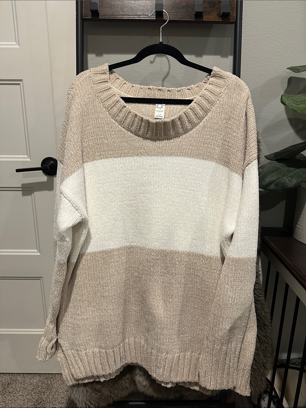 aerie Beige and White Colorblock Scoop Neck Sweater